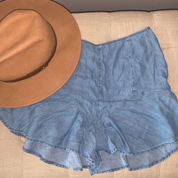 GUESS Flowy Jean Shorts - Picture 2 of 4